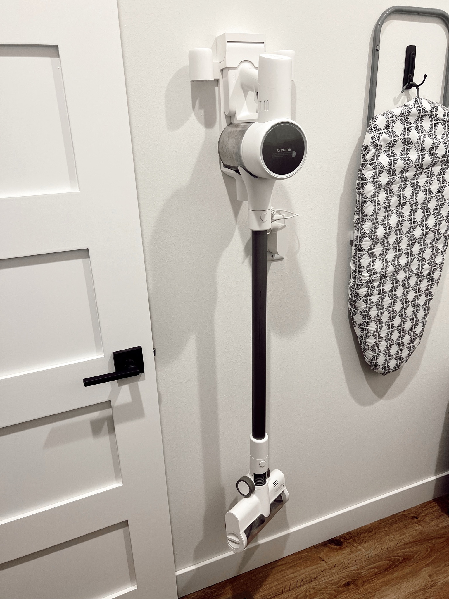 the BEST wireless vacuum that’s affordable!! charges through an accessory that you can attach to your wall to make it super functional in your space!!🧹

#LTKhome