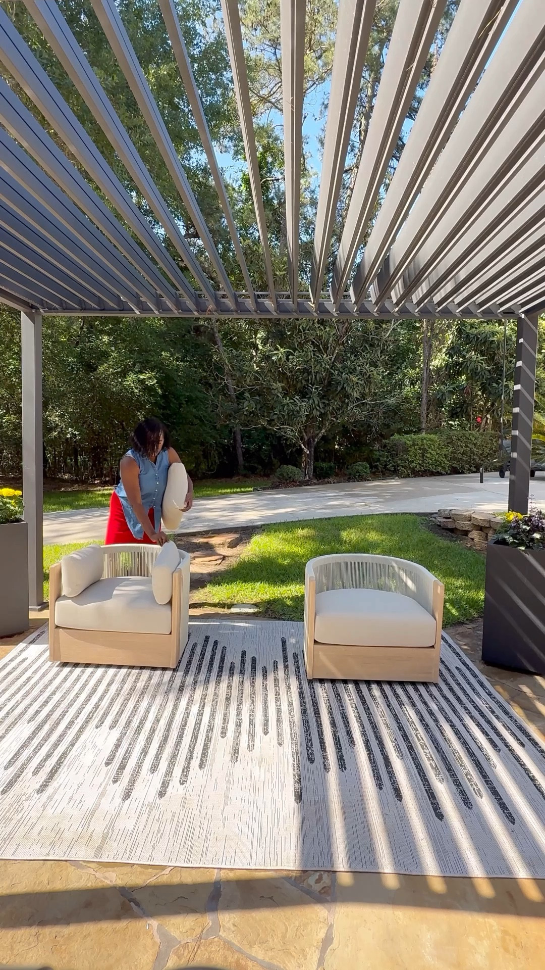 The most beautiful outdoor swivel chair outdoor set! 

#LTKHome #LTKBeauty #LTKStyleTip