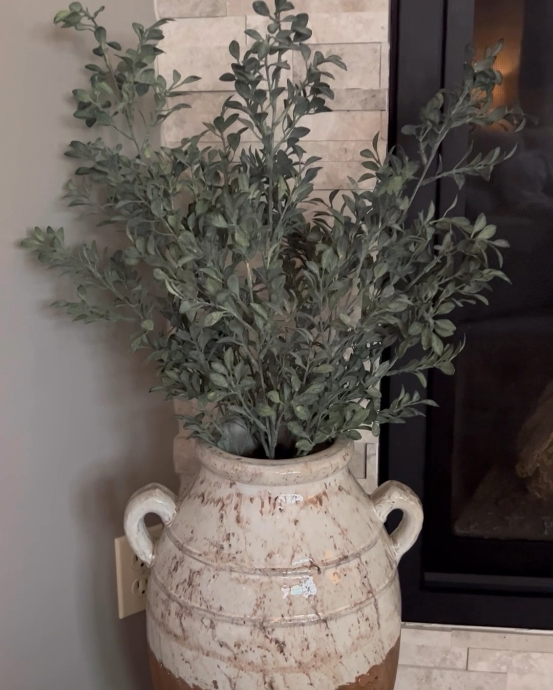 Living room home decor, decorative accents, organic modern, large vase, rustic, round coffee table, book, metal round tray, objects 
#livingroom #coffeetable #coffeetabledecor #fauxstems #largevase

#LTKHome #LTKVideo #LTKFindsUnder50