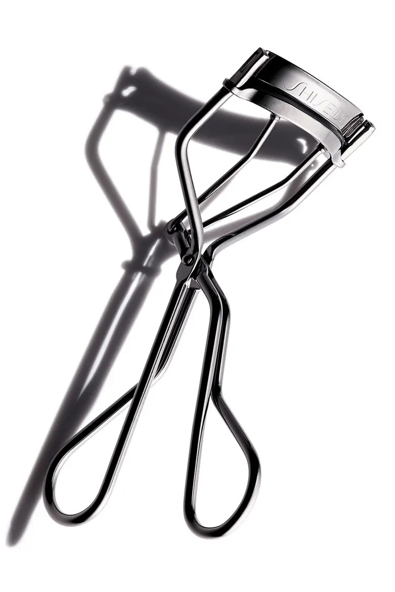 Shiseido The Makeup Eyelash Curler at Nordstrom | Nordstrom