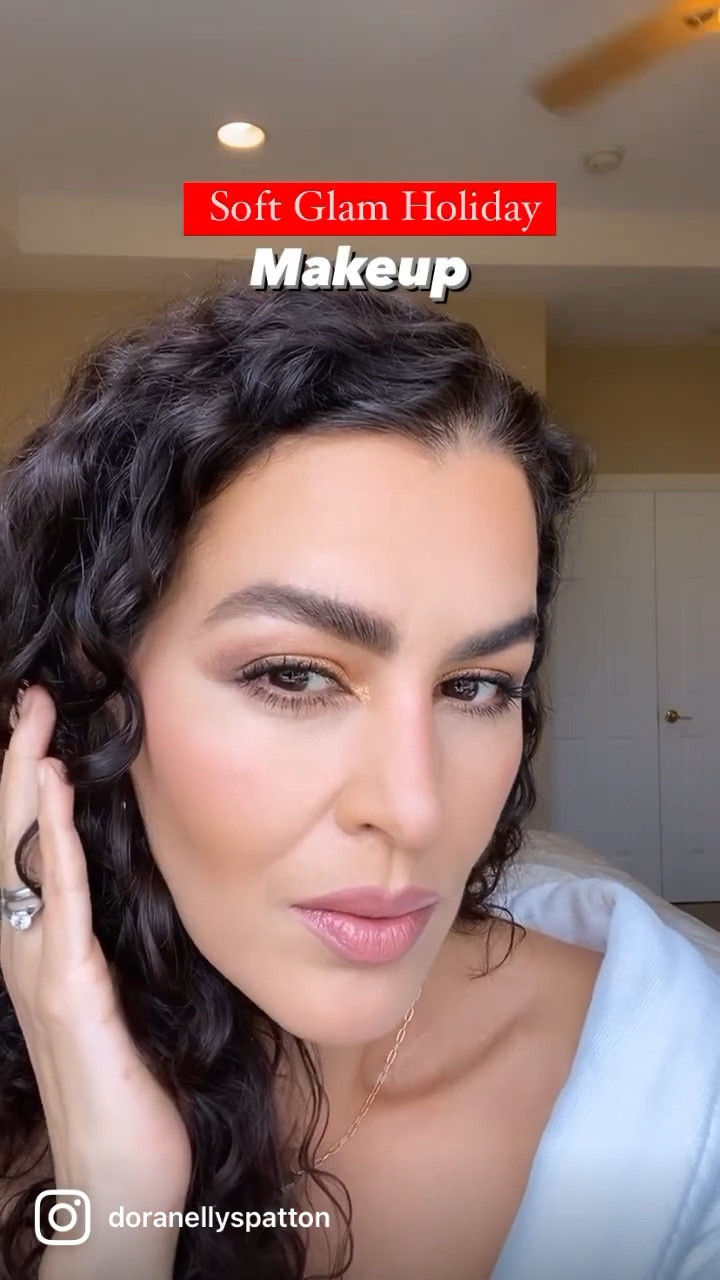 Everything you need for this holiday makeup!
Starting with Mac fix.
Bare minerals foundation, in color Pecan.
Clinique even better concealer in WN 04 Bone. 
Urban Decay primer potion. 
Clinique loose translucent powder, in 03 transparency. 
Too faced Born this way, the Natural nudes. Using colors:, cocoa, truffle, sugar chestnut, golden light. 
Mascara is Chubby stick from Clinique, in black.
Too faced, like my melons, blush. 
Physicians formula matte monoi butter bronzer.
Nyx lip liner in Mahogany.
Clinique lipstick in 02 bare pop.
Chubby stick highlighter.



#LTKGiftGuide #LTKHoliday #LTKbeauty