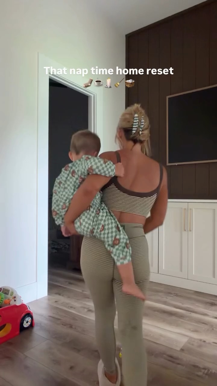 That nap time home reset 🧺🧹✨🍂🧋📸🧦☕️ #vlog #homestyle #cleaning #naptime #reset