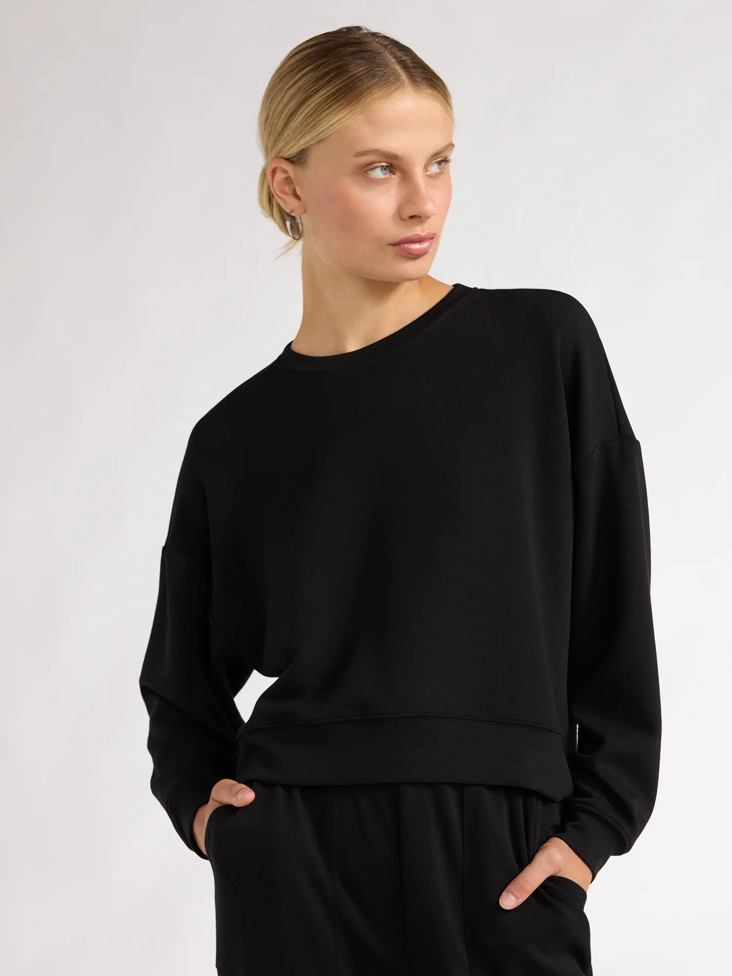 Scoop Women's and Women's Plus Ultimate ScubaKnit Cropped Sweatshirt with Drop Sleeves, Size XS-4... | Walmart (US)