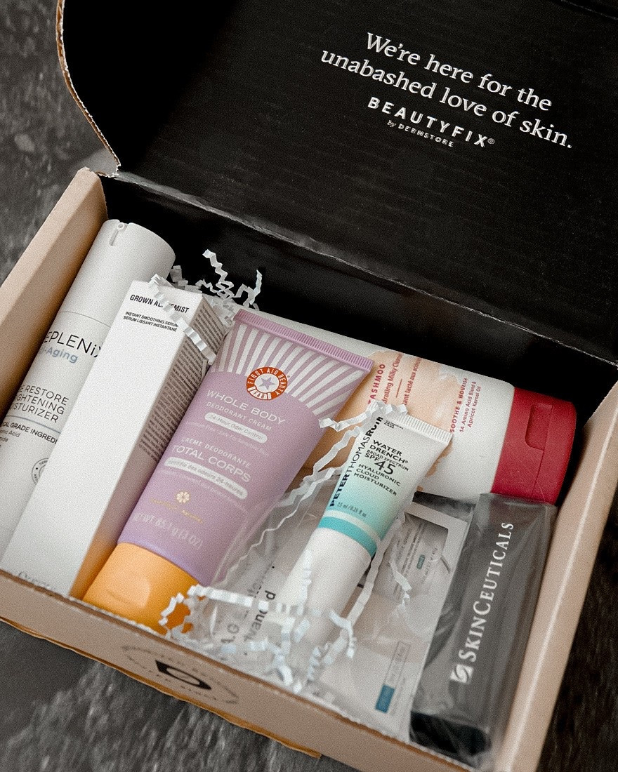 Hydration, glow, and summer-ready skin all in one box

The latest BeautyFIX: Sun-Ready Hydration is packed with skincare favorites worth over $200, featuring everything from hydrating cleansers and anti-aging treatments to SPF essentials and barrier-supporting formulas.

✨ My highlights:
• Replenix Age Restore Brightening Moisturizer
• HoliFrog Tashmoo Hydrating Milky Wash
• Peter Thomas Roth Water Drench SPF 45
• SkinCeuticals A.G.E. Interrupter Advanced

Perfect for keeping skin hydrated, protected, and glowing all season long.

Every month a little box of joy

🕊 Use code KATER for 15% off your own BeautyFIX box.

#romanoffbeautyclub

#BeautyFIX #Dermstore #SkincareBox #SkincareRoutine #SummerSkin #HydratedSkin #BeautySubscription #SkincareLover #Glowingskin