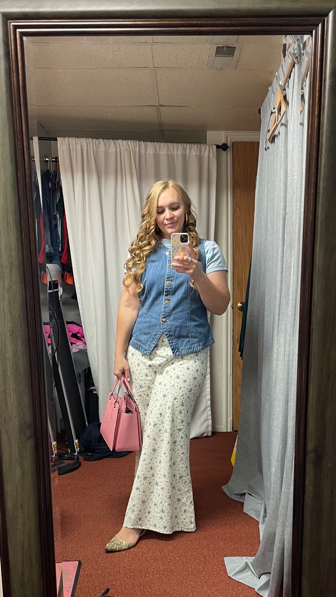 Quick mirror selfie of today’s ootd

#LTKootd #LTKSeasonal #LTKSaleAlert