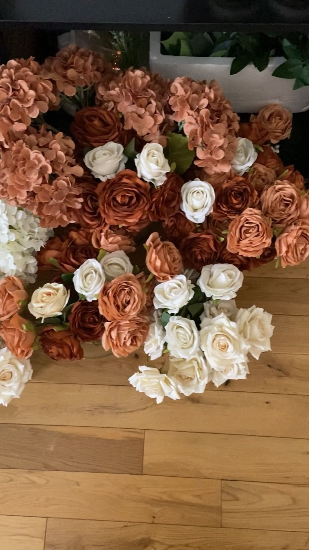 BLACK FRIDAY DEALS ON ALL MY WEDDING FAUX FLORALS ‼️ I LOVE FOR THEIR REALISTIC LOOK & QUALITY  🤍✨  

#LTKParties #LTKFindsUnder50 #LTKWedding