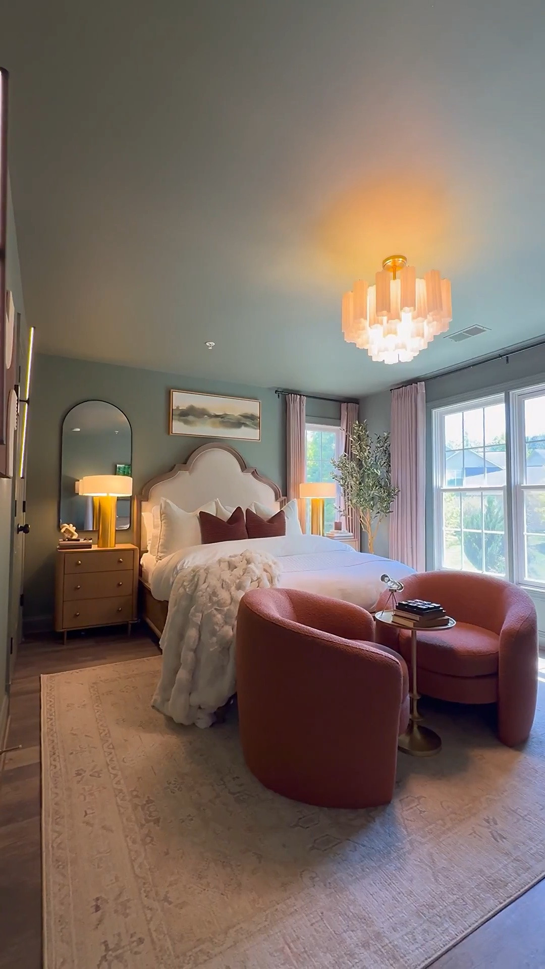 A guest bedroom transformation you have to see to believe

#LTKHome #LTKSaleAlert