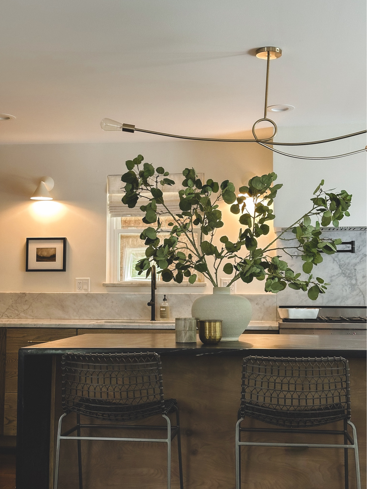 Lately we’ve been loving simple kitchen decor. Less clutter on the countertops and island feels so good 

#LTKHome #LTKFindsUnder100