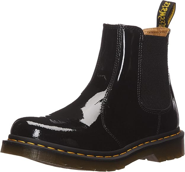 Dr. Martens Women's 2976 Chelsea Boot | Amazon (US)