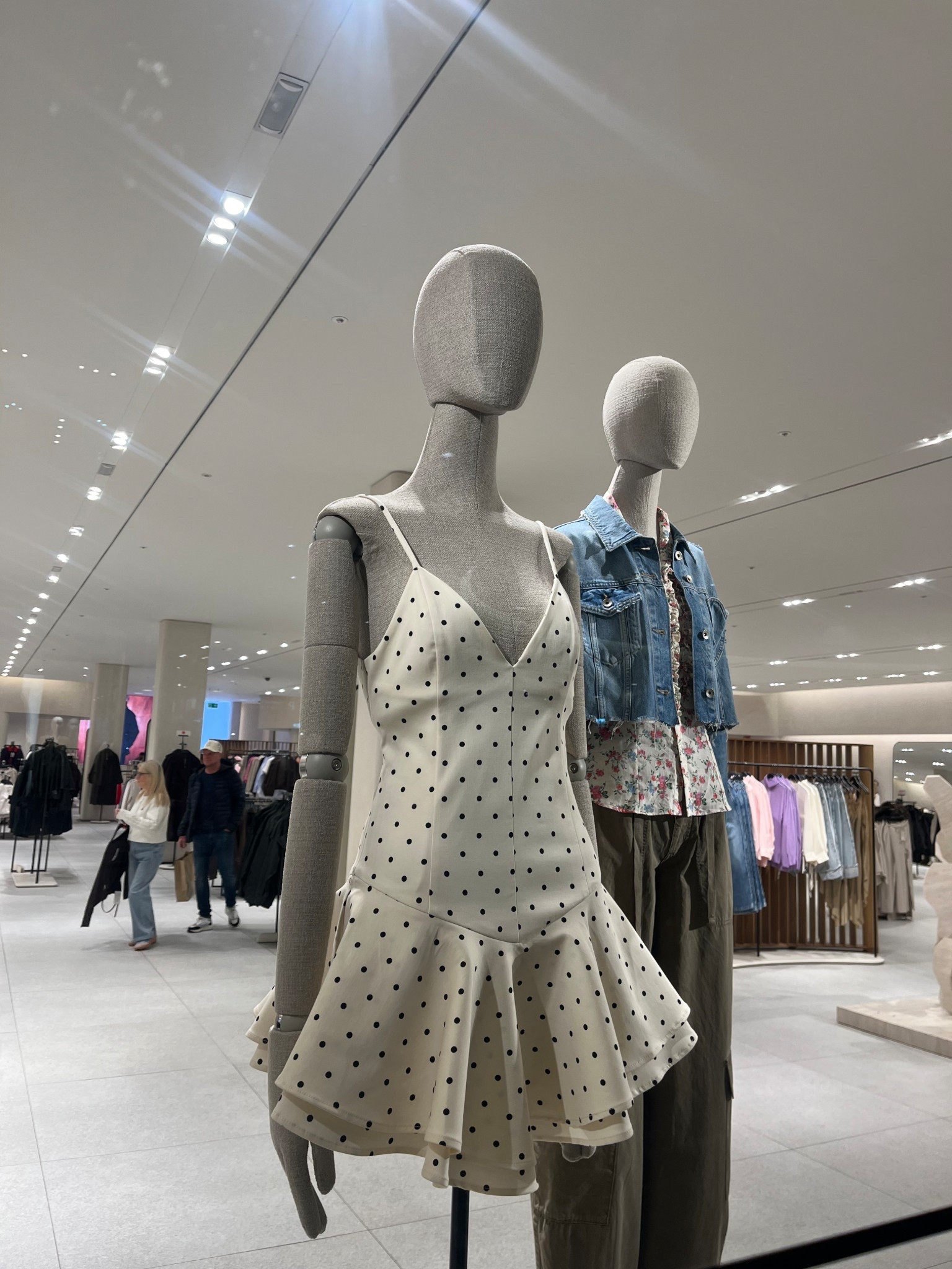 Spring polka dots 😮‍💨

Spring 2026 fashion trends, SS26 fashion, spring style 2026, summer style 2026, bold colour trend, primary colours fashion, sheer fabrics trend, fringe fashion 2026, metallic fashion trend, puff skirts 2026, oversized suiting trend, underwear as outerwear, visible bra trend, light leather trend, craft texture fashion, rococo revival style, sports club aesthetic, high‑society aesthetic, chartreuse green trend, maxi skirts 2026, statement accessories 2026, minimalist accessories trend, elevated flip‑flops, ballet flats trend, soft tailoring 2026, mesh fashion trend, transparent layers fashion, runway trends 2026, SS26 colour palette, spring wardrobe essentials 2026

#LTKFashionMonth #LTKdatenight #LTKspring
