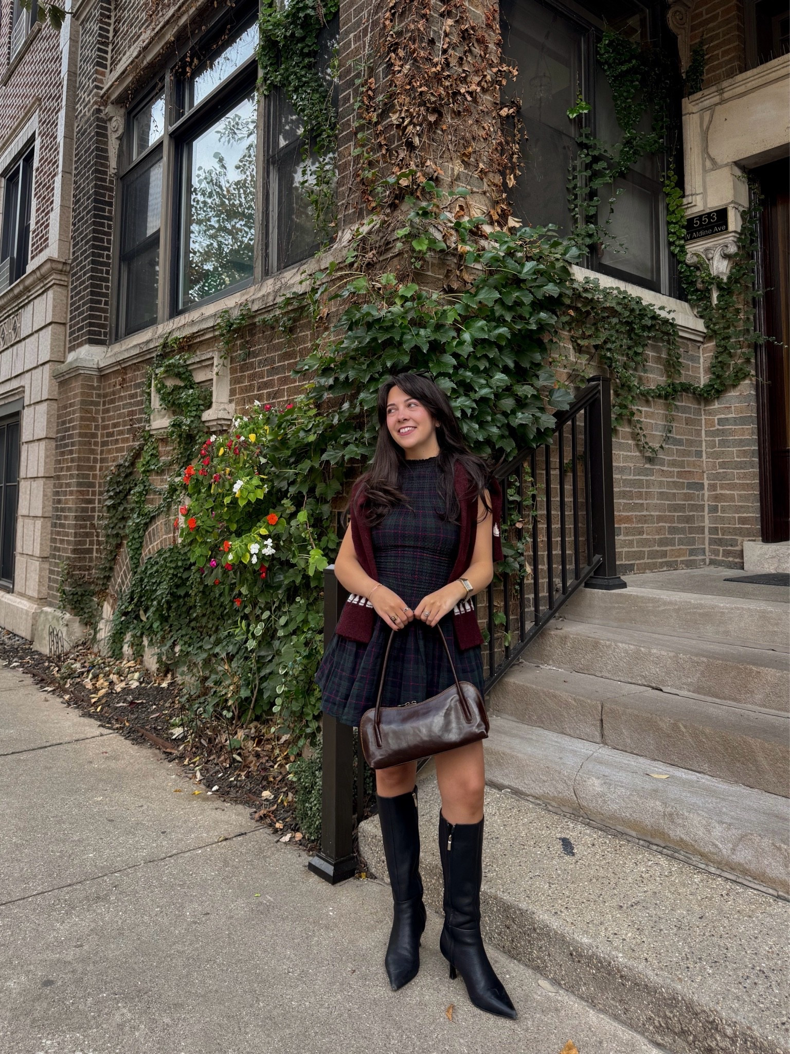 Leaning into the dark academia aesthetic this fall 🍂📚 A plaid mini dress, burgundy knit sweater, knee-high black boots, and chocolate brown handbag make the perfect autumn outfit. A little romantic, a little literary, and just the right amount of moody. 🤎 Perfect for fall weekends, coffee dates, and bookstore browsing! @FRANKIE4 Footwear