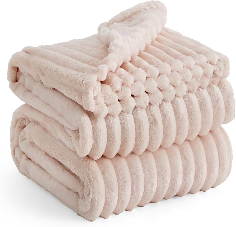 Bedsure GentleSoft King Size Blanket for Bed - Cozy Soft Blankets for Women, Cute Large Fleece Th... | Amazon (US)