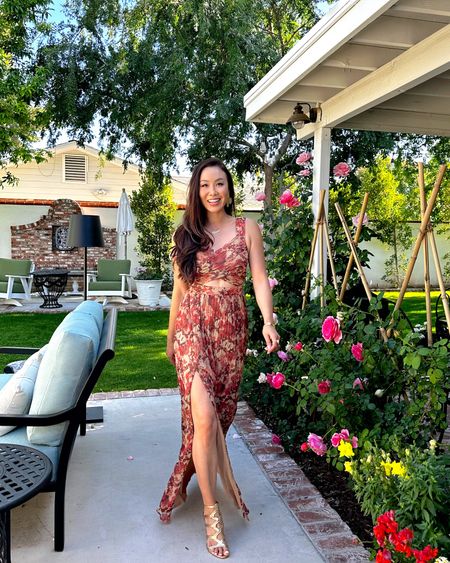 Get ready for special occasions with Dress the Population! Garden dresses, wedding guest dresses, evening wear so many beautiful outfits! I’m in size small!

#ad