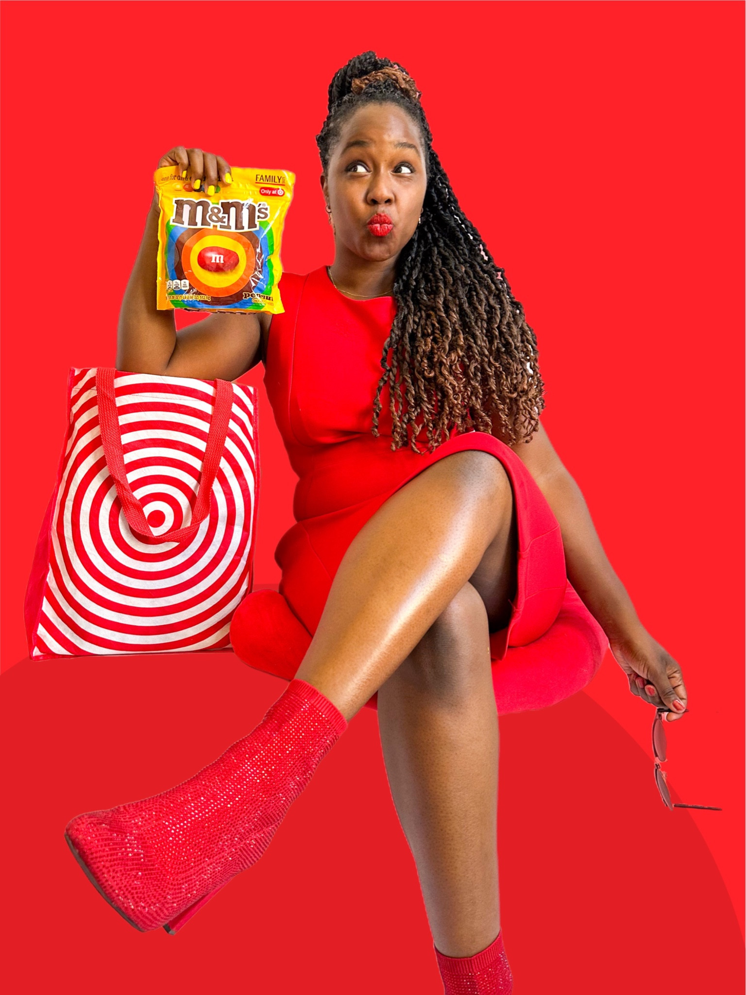 #AD Looking to add some fun to your day! Well look no further, @MMSchocolate has exclusive FunKind Family Size packs in milk chocolate and peanut at @Target stores! Available starting July 23rd! So grab a bag or more to share with family and friends and join in on the colorful fun! 💕 

Which @MMSchocolate FunKind would you share, 🍫 or 🥜? Let me know in the comments below and shop directly through my @Target storefront here: https://bit.ly/45nygul
#TargetPartner #target #MMS #targetfunkind


#LTKSeasonal #LTKFind #LTKparties