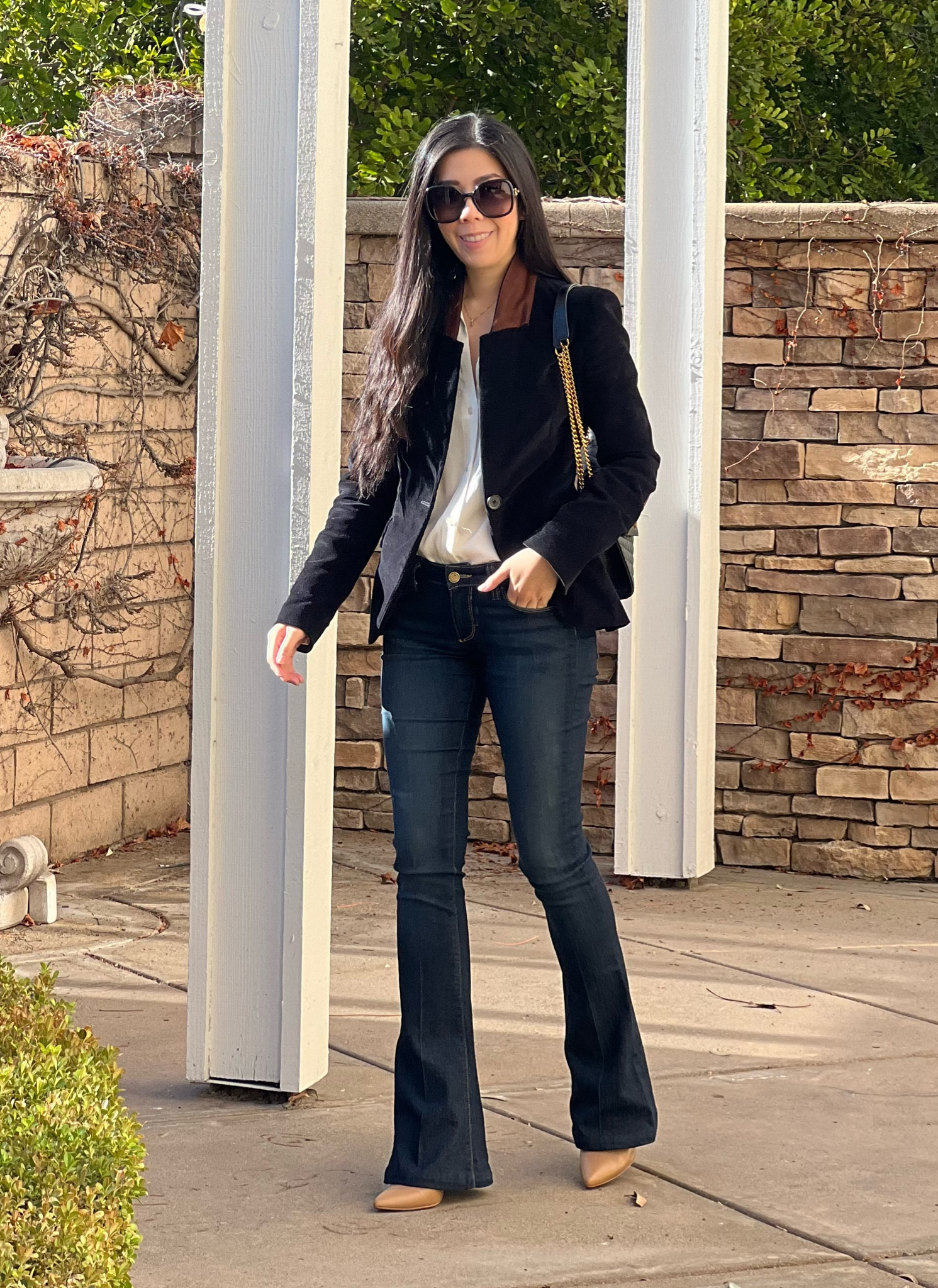 My favorite outfit when I’m in a hurry is a blazer and jeans combo. I paired this black corduroy blazer with brown elbow patches on top of a silk collar button down and flare jeans. I kept my accessories simple with my Saint Laurent envelope bag and Nine West heels. 

#oldmoneystyle #preppy #blazer #jeans

#LTKPetite #LTKSaleAlert #LTKShoeCrush