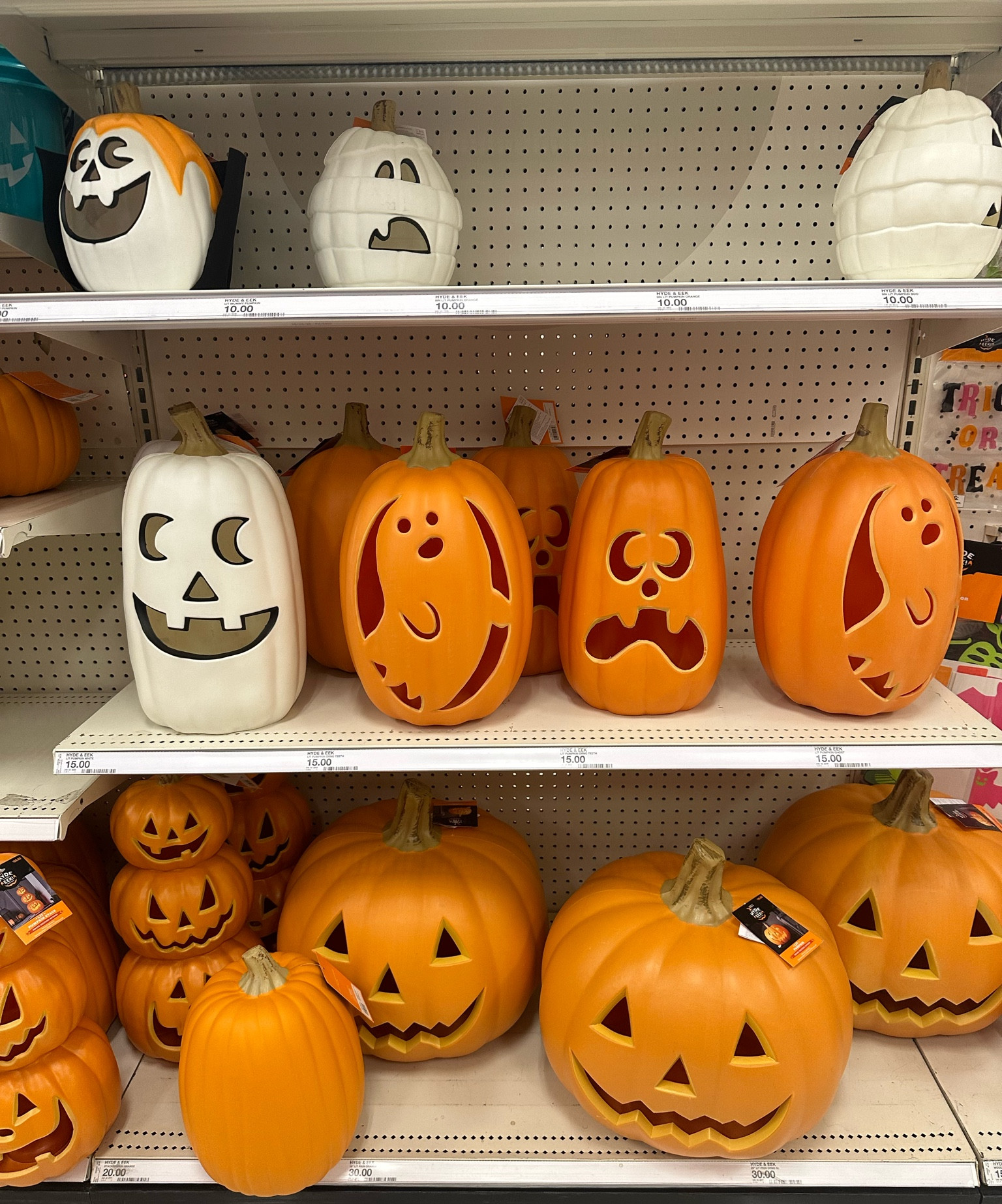 Light up pumpkin decor @target

#LTKStyleTip #LTKParties #LTKSeasonal