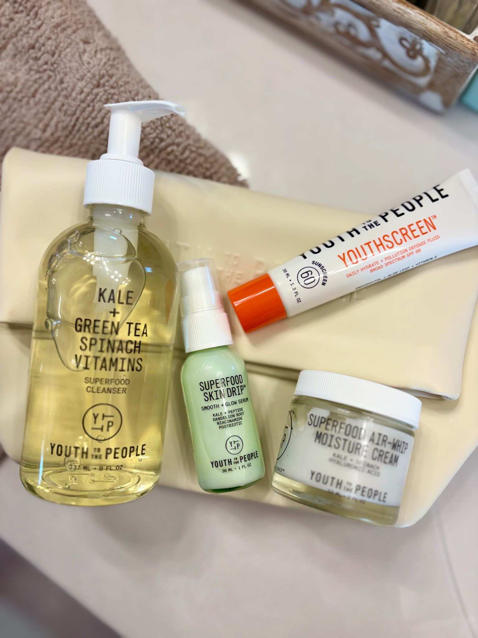 My spring morning skincare 🌼

I’ve used the kale + green tea cleanser for year - excited to try some other products from @YouthToThePeople #ad



Skincare / clean beauty / spring beauty / spring skincare / clean skincare / spf / face serum / moisturizer 

#LTKmorningroutine #LTKselfcare #LTKBeauty