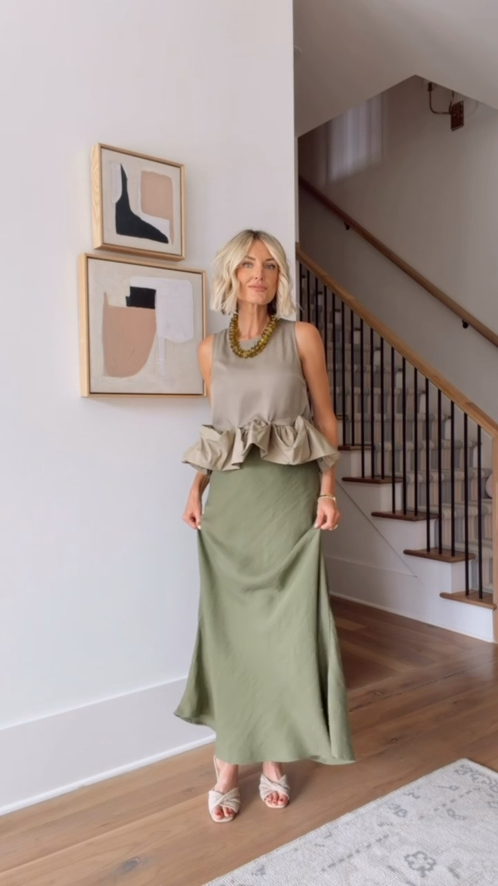 This look turned out so chic and classy! I love a color block outfit, and this is such a great one for transitional season right now! Wearing XS in both

Loverly grey, Anthropologie fashion finds, green olive sage maxi skirt, ruffle peplum top, early fall outfit ideas

#LTKSeasonal #LTKootd