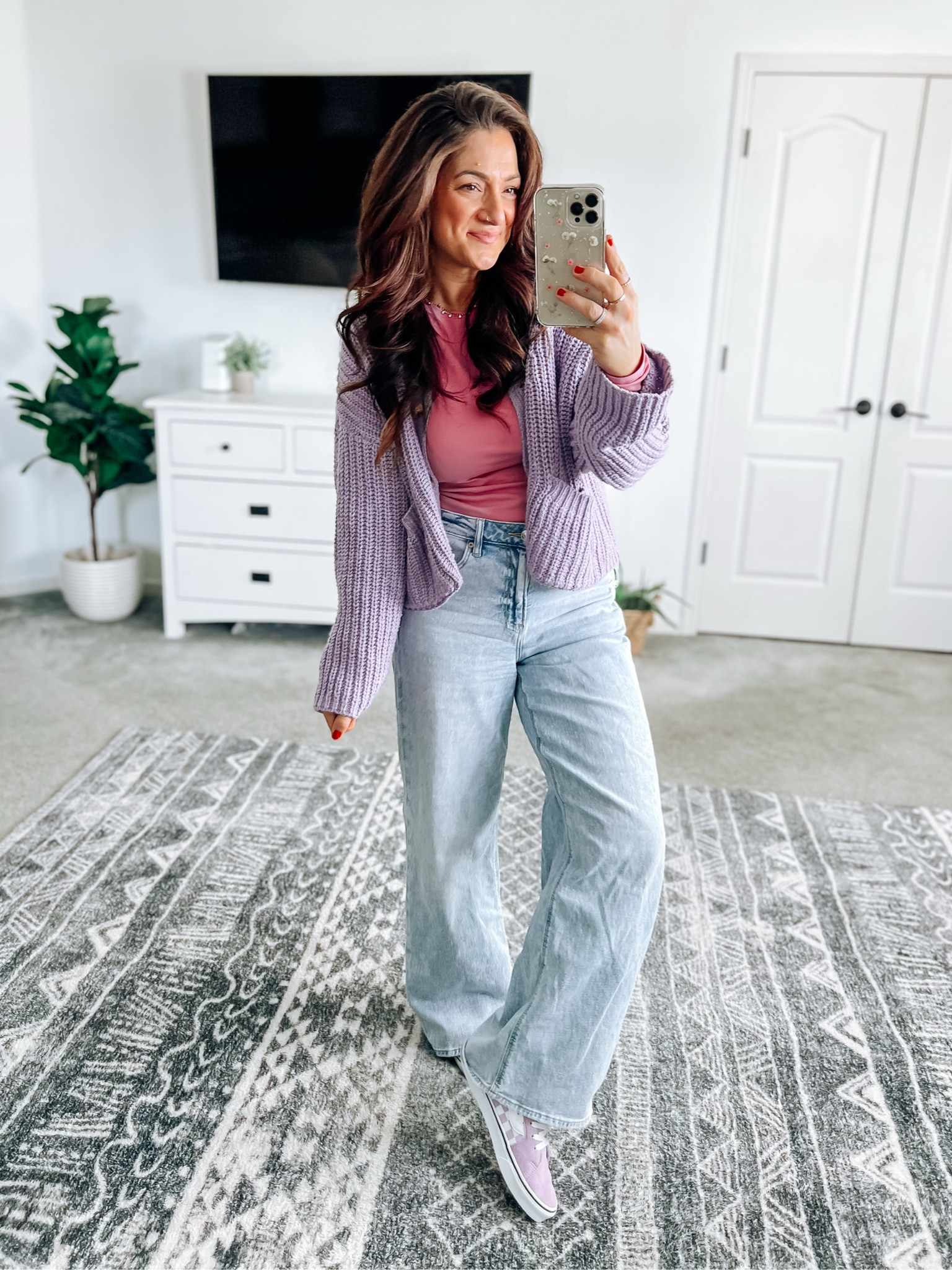 My favorite wide leg jeans are 30% off right now!! True to size, but you could size down if between 

#LTKSeasonal #LTKFindsUnder50 #LTKStyleTip