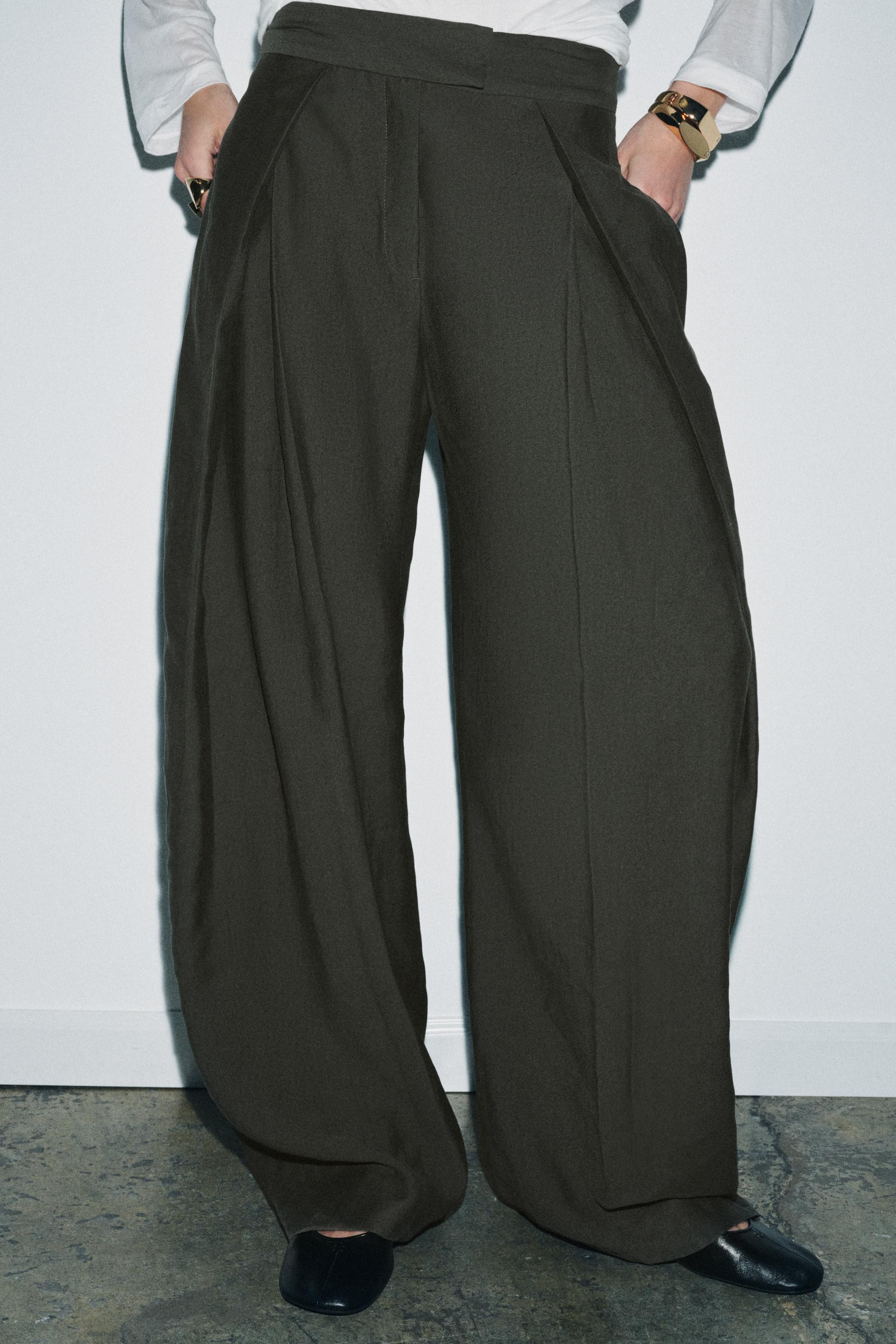 ZW COLLECTION PLEATED WIDE LEG PANTS | Zara US