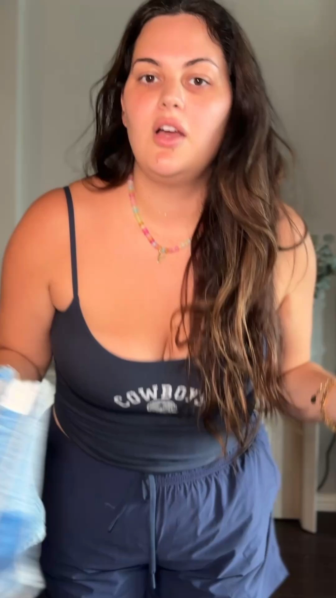 Jeans try on. Recommend long length if you plan to wear with heels! 

#LTKSaleAlert #LTKFindsUnder50 #LTKMidsize