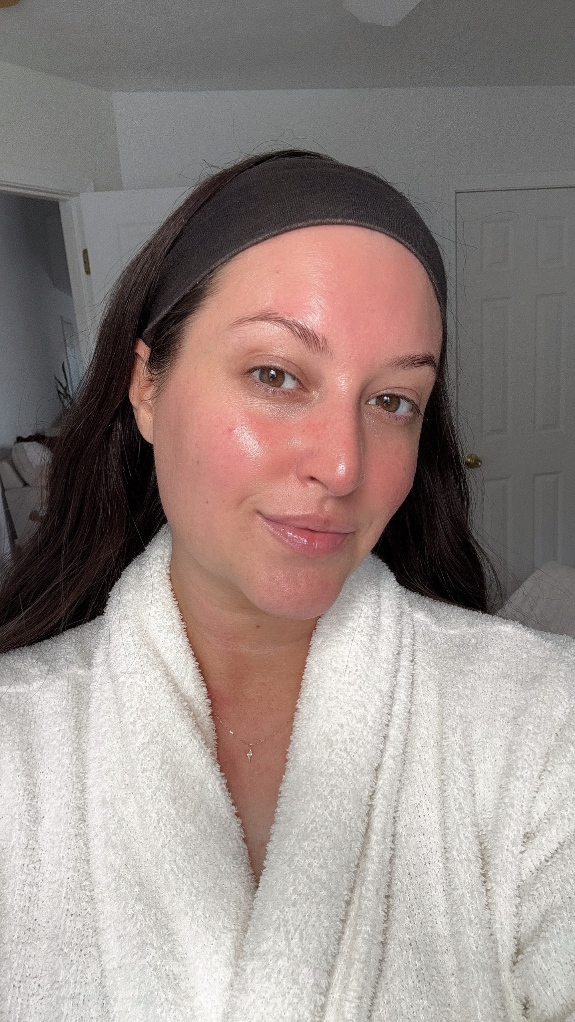 Morning skincare routine for combination skin with sensitivity, redness and dark circles. Exact products used labeled & affordable alternatives also linked! 

skincare routine, morning skincare, skincare tips

#LTKBeauty