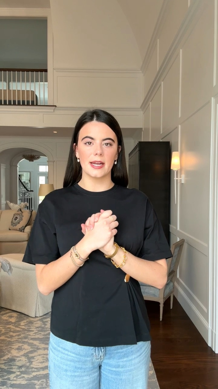 Lovely Zara work top great for my in-office ladies! Also could be dressed up for drinks or a date night! ✨