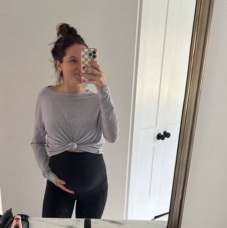 30 weeks pregnant 🤰 maternity leggings + Super soft long sleeve gray top

#LTKbump #LTKbaby #LTKfitness