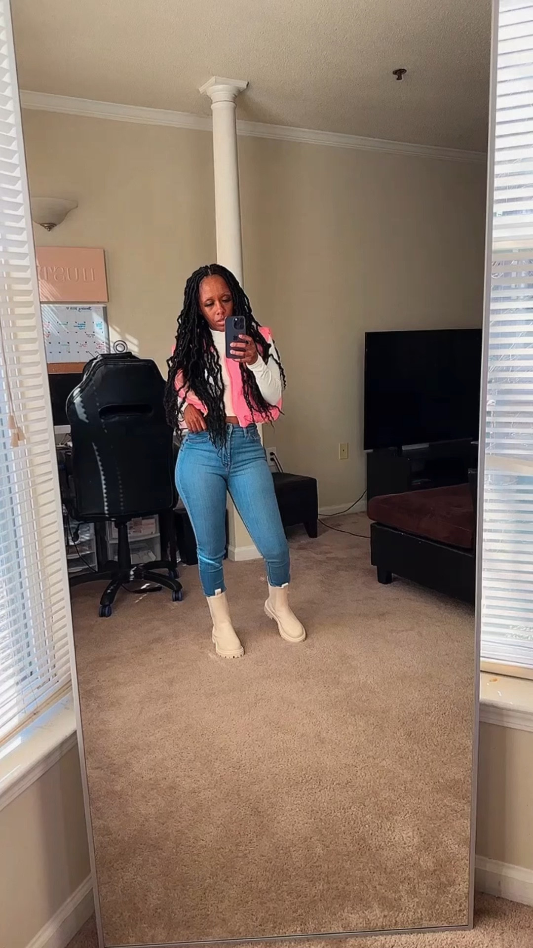 Casual outfit idea! Loving these nude Chelsea boots💕

#LTKstyletip #LTKunder100 #LTKFind