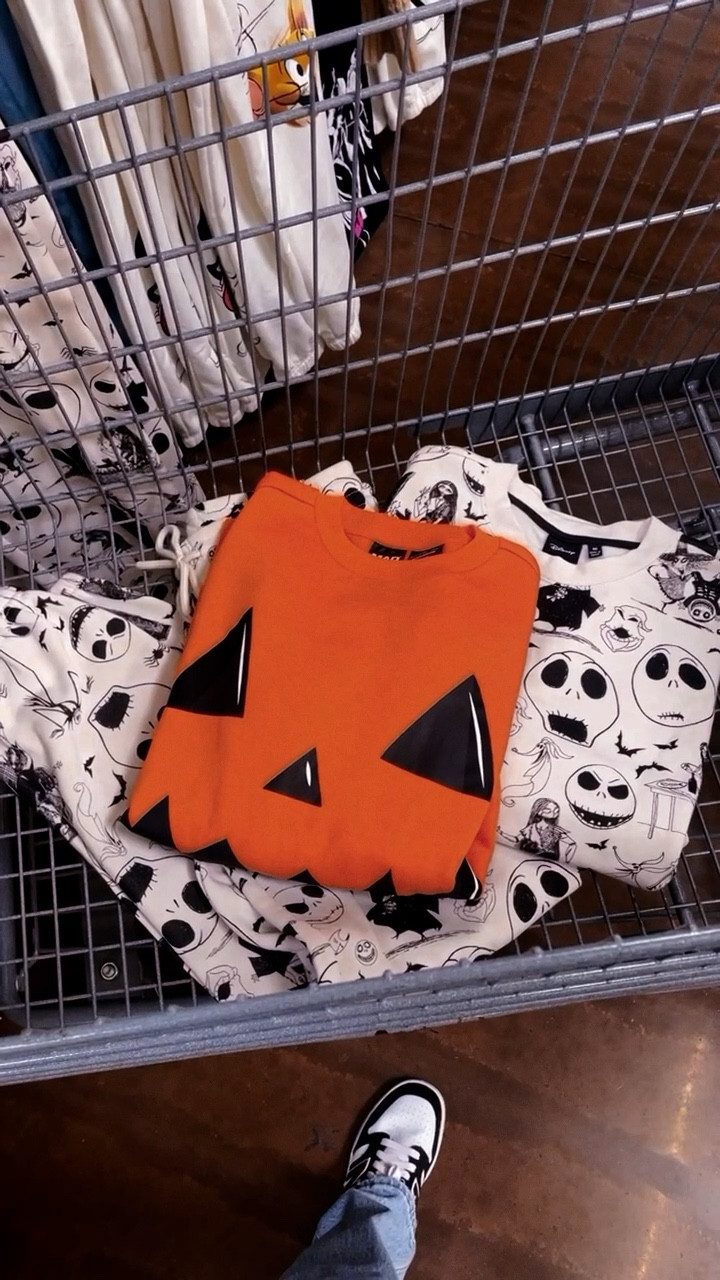 Halloween @walmart But for real ladies… if you love Nightmare Before Christmas 🏃‍♀️ & get this loungewear set!!! 🖤🤍🖤
.
.
.
.
#halloween365 #thisishalloween #nightmarebeforechristmas #jackskellington #jackandsally #timburtonstyle #timburtonfilms #codeorange

#LTKGiftGuide #LTKHalloween #LTKSeasonal