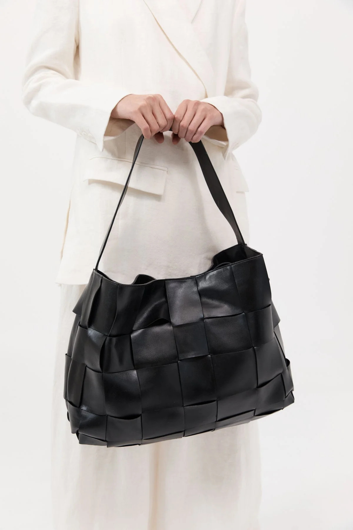 PRE-ORDER: Woven Large Tote - Black | St. Agni (US, UK, EU)