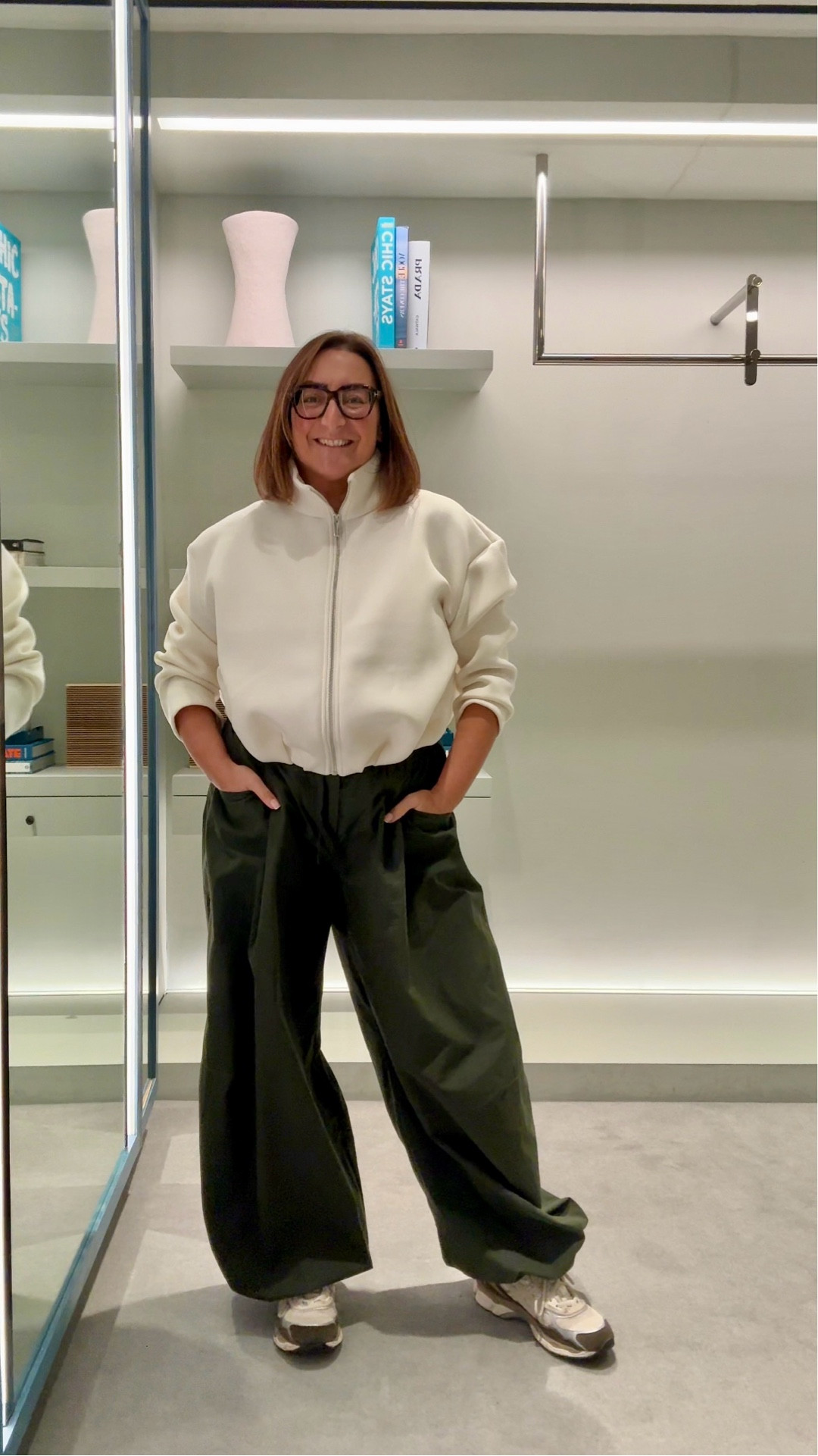 Bershka balloon trousers in khaki
H&M cream zip up with gathered waist
What I wore today
Autumn/fall outfit inspo
High street fashion and style


#LTKautumn #LTKeurope #LTKuk