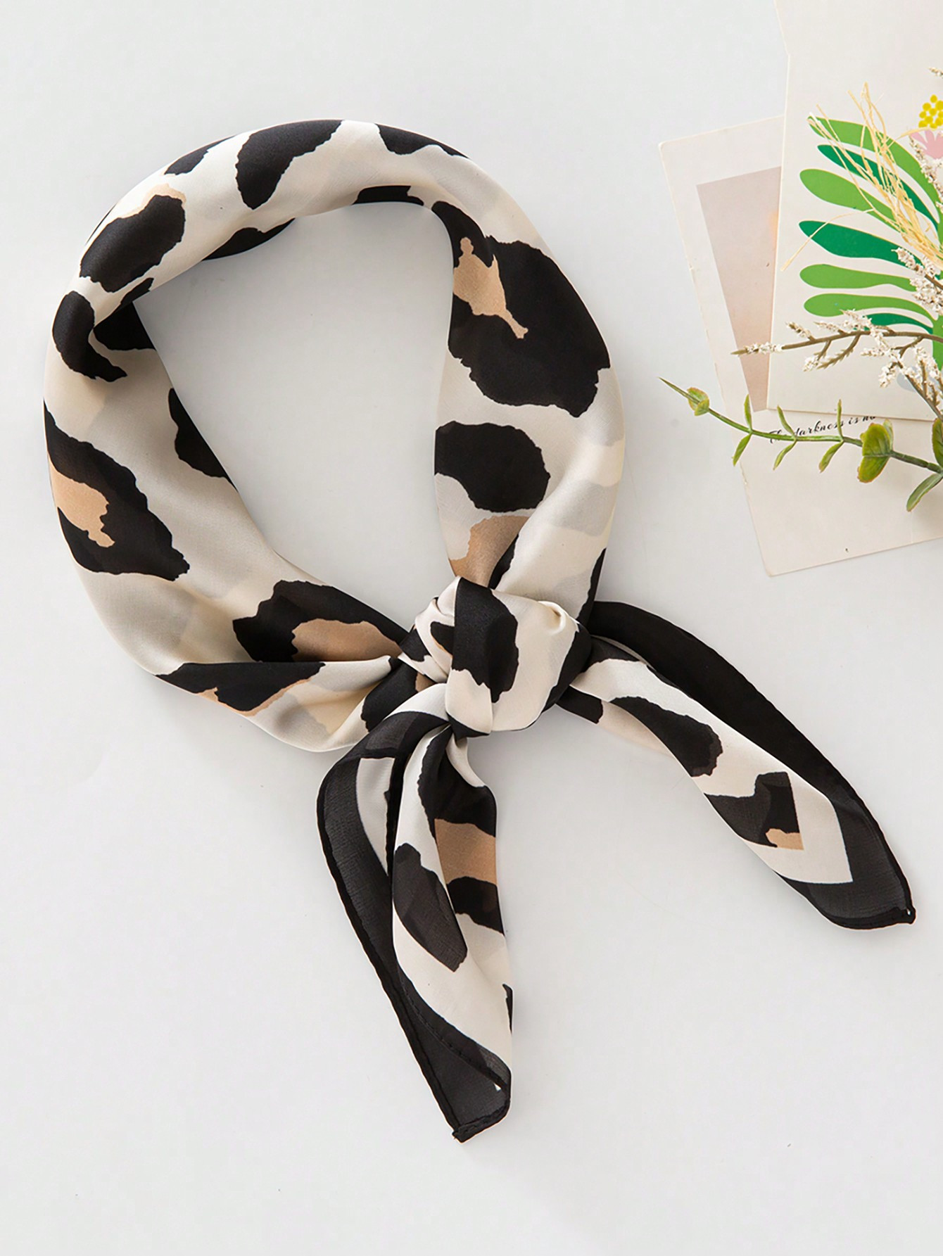 1pc Women Square Scarf Leopard Print Silk Scarf Style Casual Square Headscarf Women Bandana Decor... | SHEIN