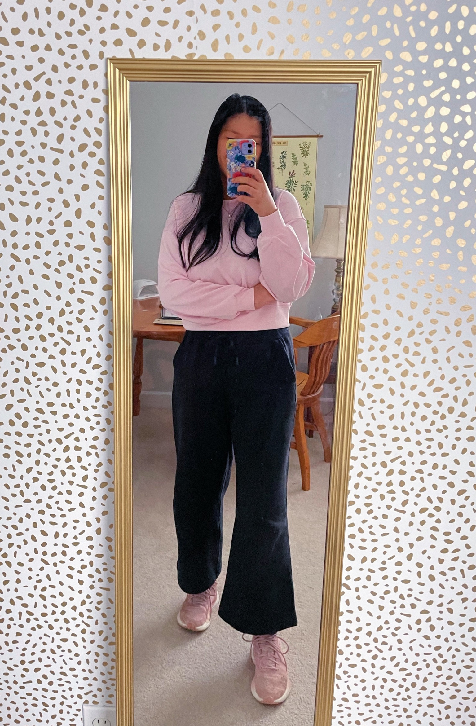 The best pair of lounge pants for rainy days

#LTKfit #LTKsalealert #LTKstyletip