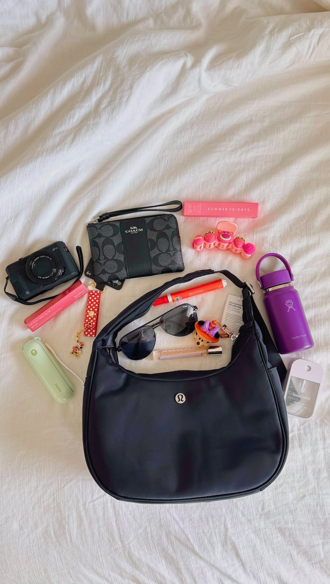 what’s in my disney bag! 🖤🤭🍭🐭🎀🎠✨

#LTKBeauty #LTKTravel #LTKU