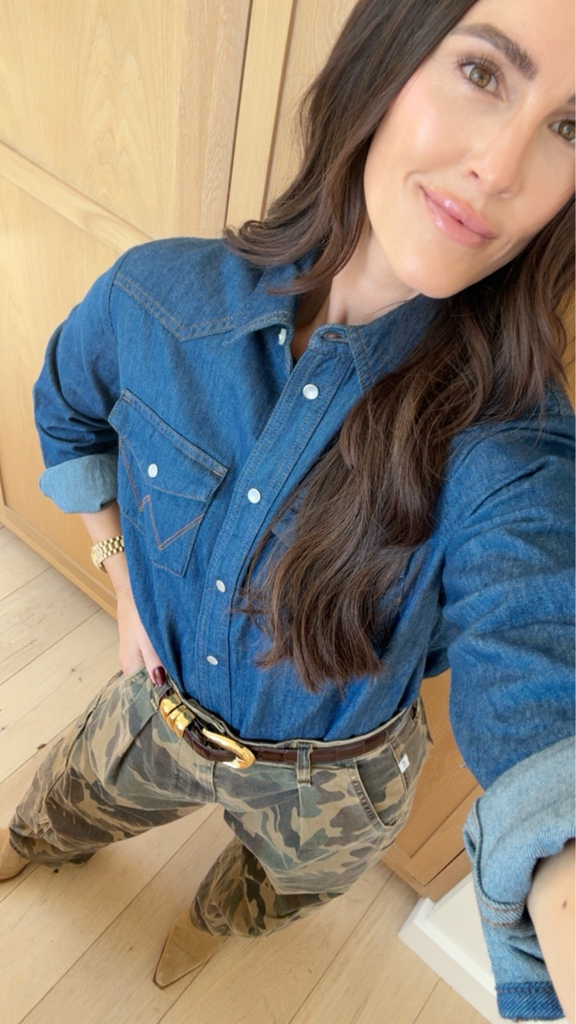 Today’s fall ootd - wearing a small in the denim top🙆🏻‍♀️ Target find!

Over 40
Outfit 
Booties

#LTKootd #LTKOver40 #LTKSeasonal
