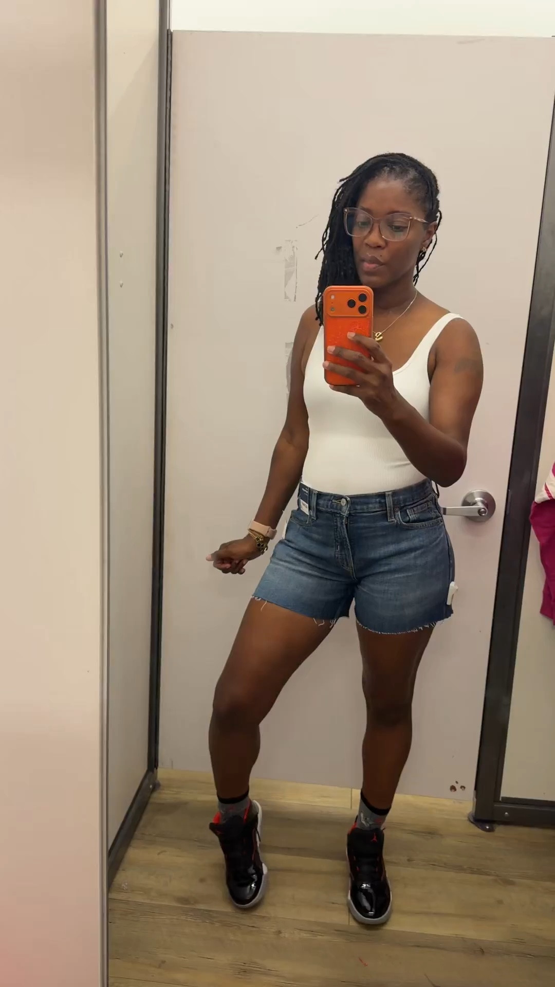 Gained 10 lbs but still stepping cute 😌 Old Navy understood the assignment—no cheeks out, just vibes. Over 40 and outside! 💙  
.
Wearing a medium, 5’6 for reference. These dark wash cutoffs are comfortable, flattering, and give just the right amount of coverage.  

#LTKmomlife #LTKOver40