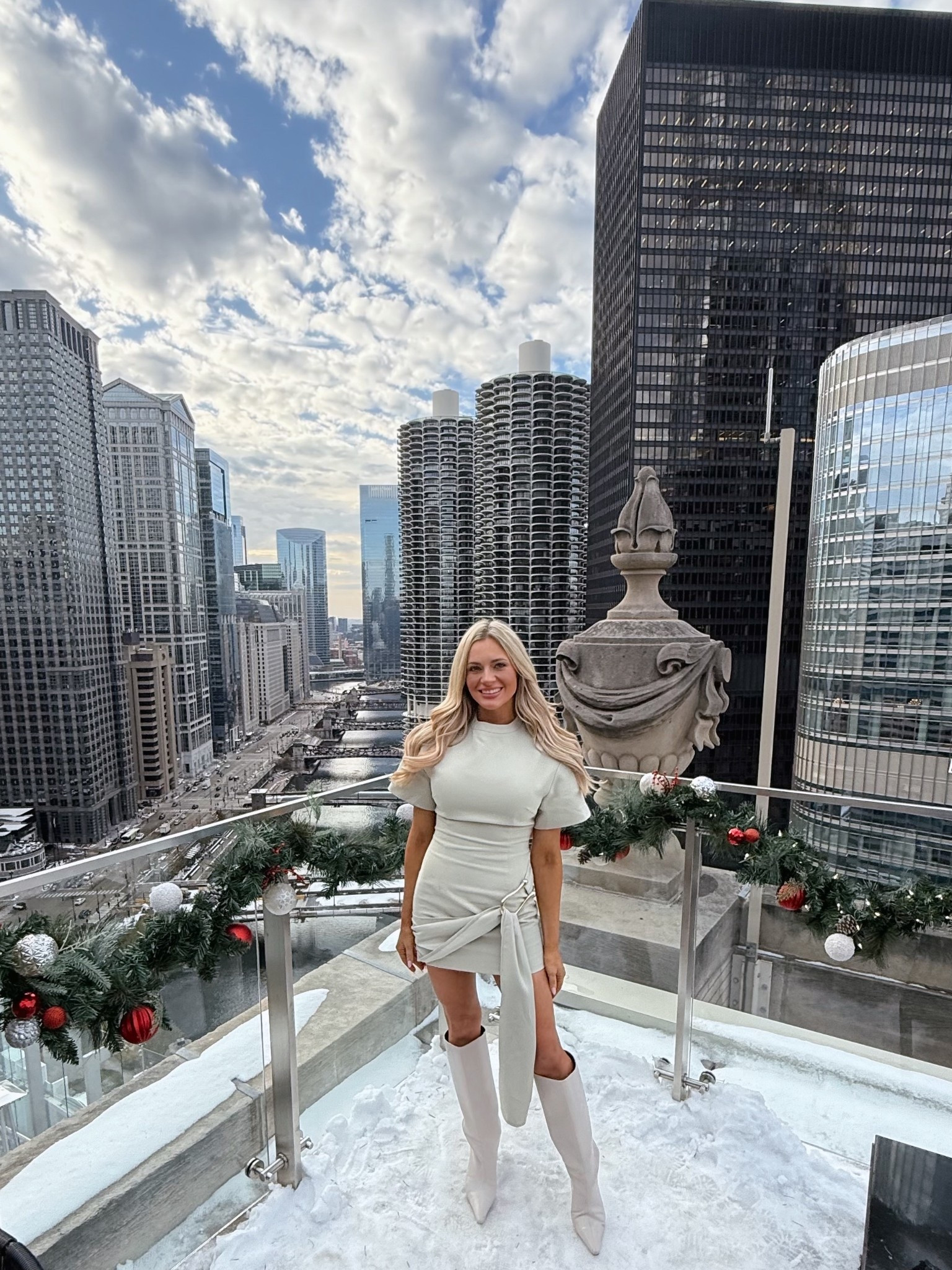 the best city 🏙️❄️🤍💫

#LTKTravel #LTKFindsUnder100 #LTKPetite