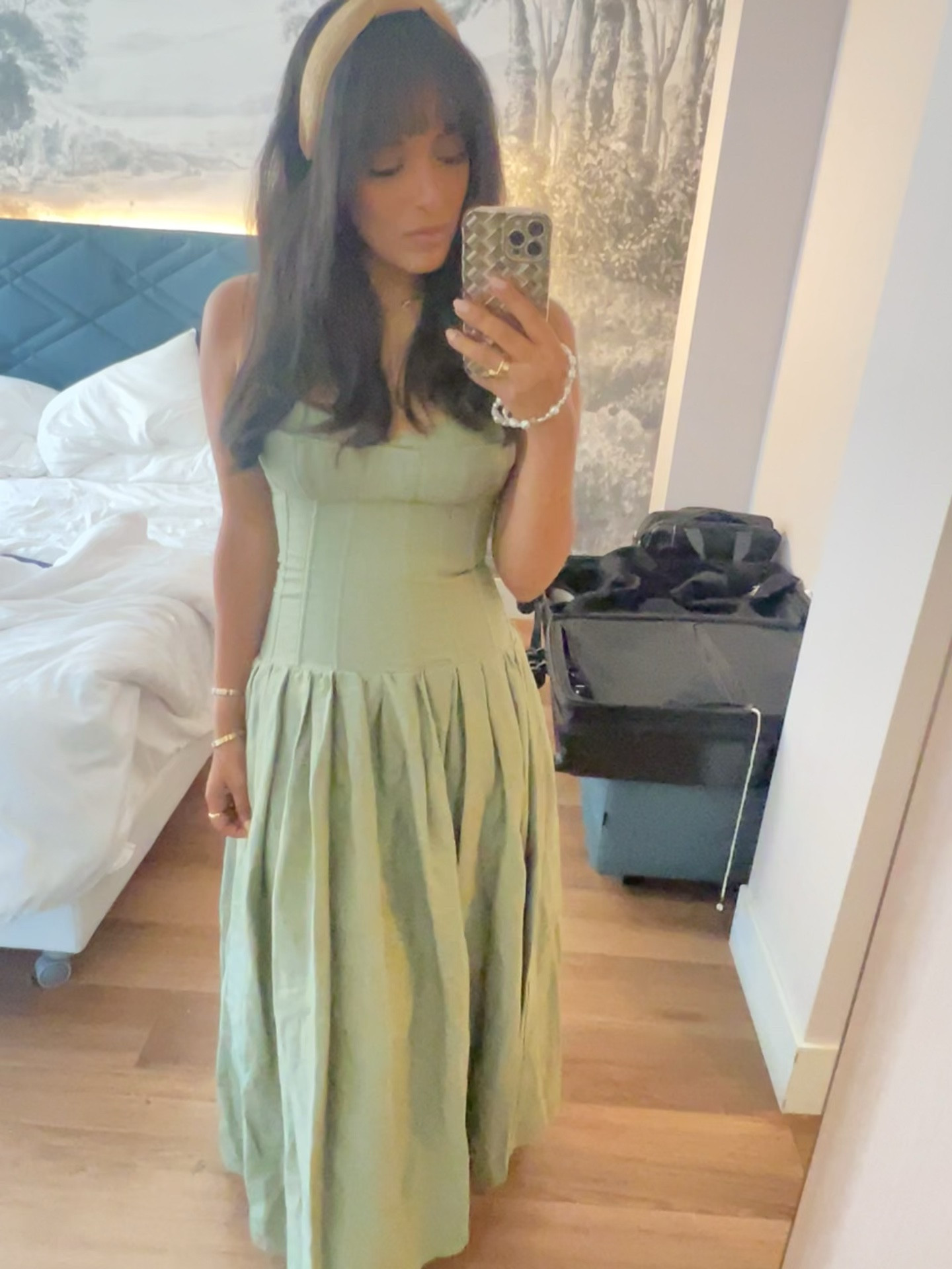 green emerald velvet dress Miss Circle Reina Drop Waist Corset Midi Dress main image 0