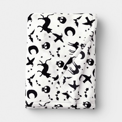 Halloween Throw Blanket White/Black - Hyde and EEK! Boutique™ | Target