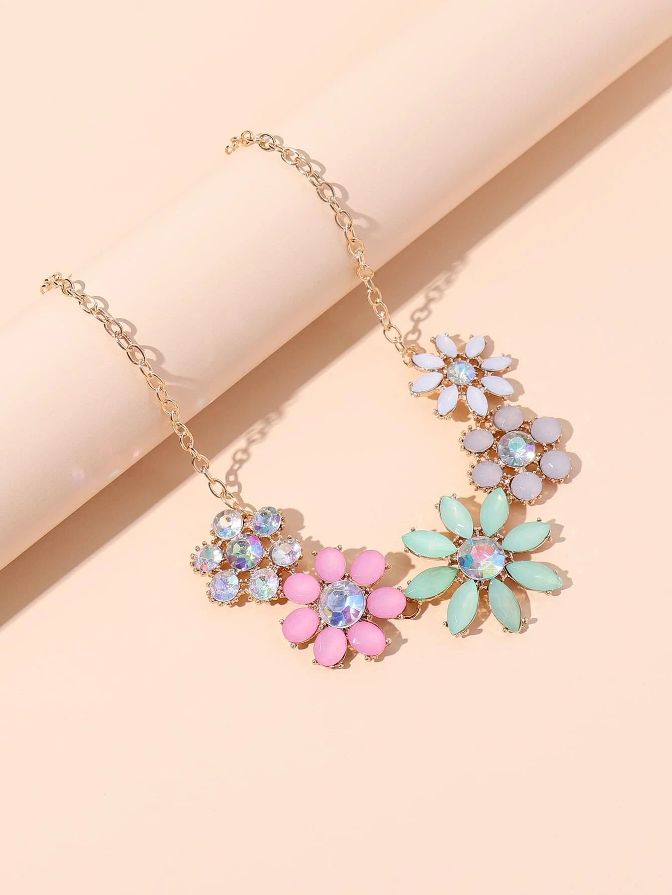 Gemstone Flower Decor Necklace | SHEIN