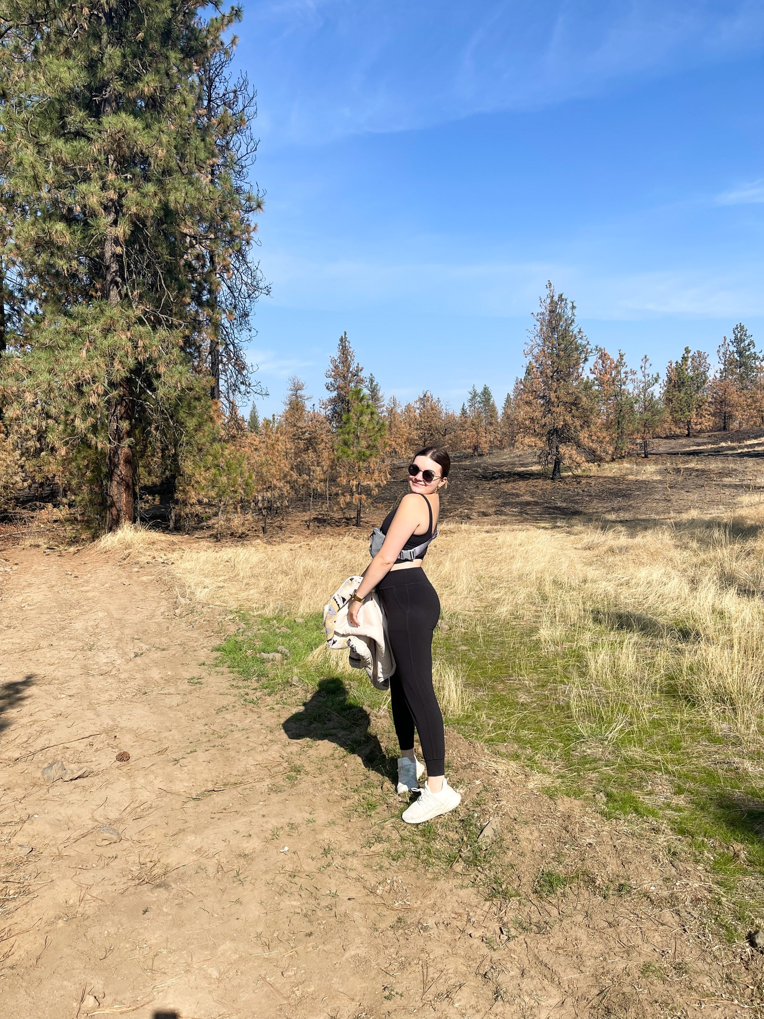 Comfy and easy workout outfit for nature walks or hikes

I’m wearing size 8 tank and joggers with a M jacket and size 9 sneakers 

#LTKstyletip #LTKSeasonal #LTKfit