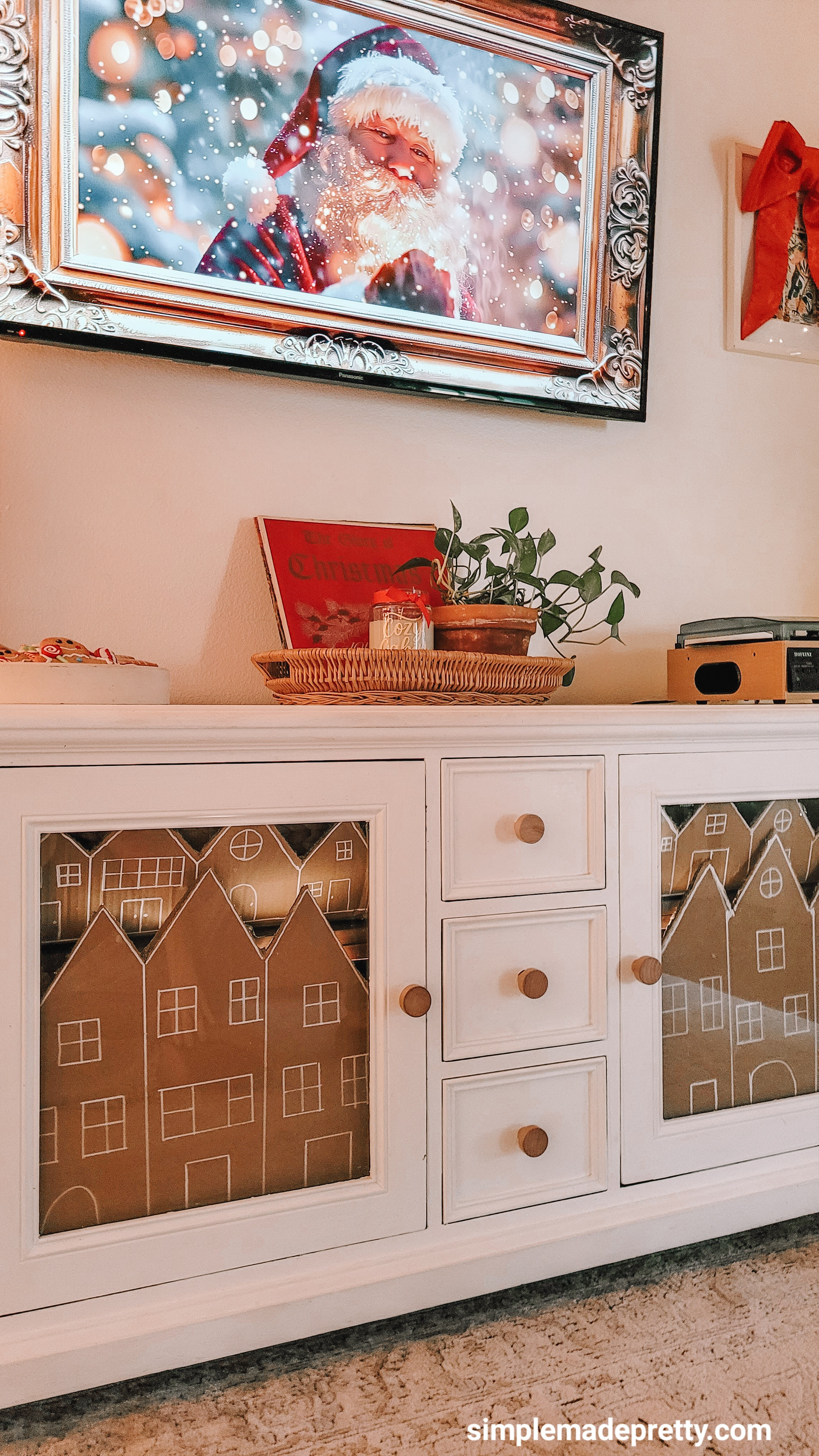 These cardboard gingerbread houses might be my favorite DIY this year 😭🍬✨
So easy, so cozy, and basically zero cost. Linking the exact supplies you’ll need!#gingerbreaddecor #christmasdiy #dollartreediy #holidaycrafts #cozychristmas #gingerbreadchristmas #budgetdecor #christmasinspiration #simplemadepretty #diychristmasdecor
 

 #LTKHoliday #LTKSeasonal #LTKHome