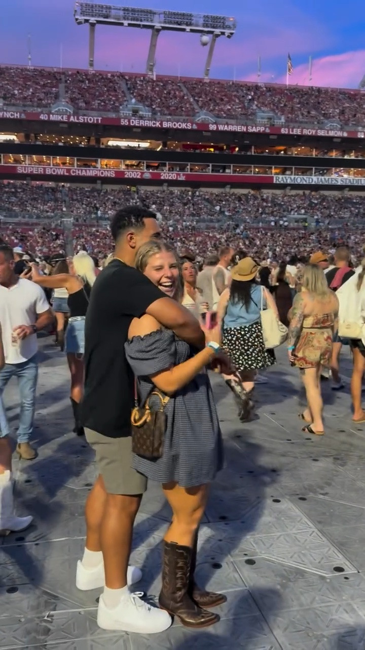 Breaking out the first dance anywhere and everywhere hahahaha

#LTKootd #LTKdayinmylife #LTKvlog