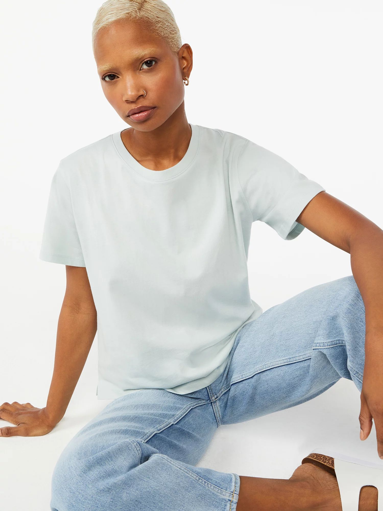 Free Assembly Women's Cropped Boxy T-Shirt with Short Sleeves | Walmart (US)