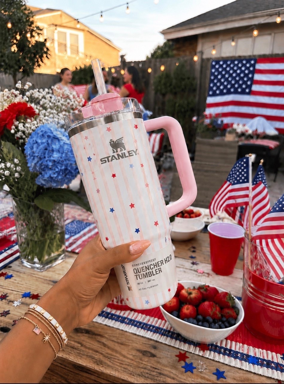 Fourth of July must have found this at target run 🏃‍♀️ don’t walk get this before it’s sold out

#LTKSeasonal