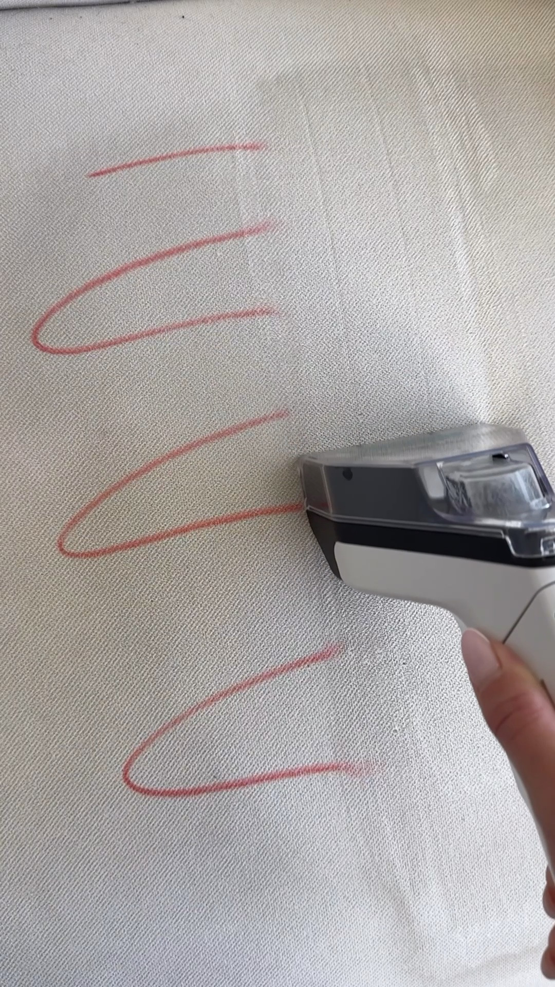 This gadget gets all kinds of stains out of upholstery and carpets! Must have if you have kids and pets 🙌🏼