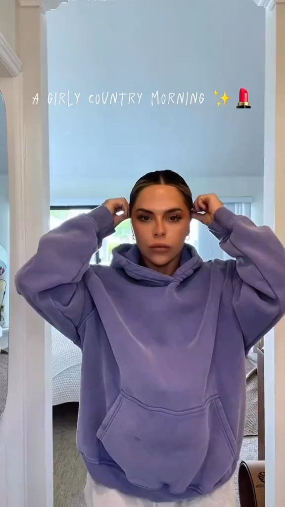 A girly country morning ✨💄

#LTKSeasonal #LTKStyleTip #LTKBeauty