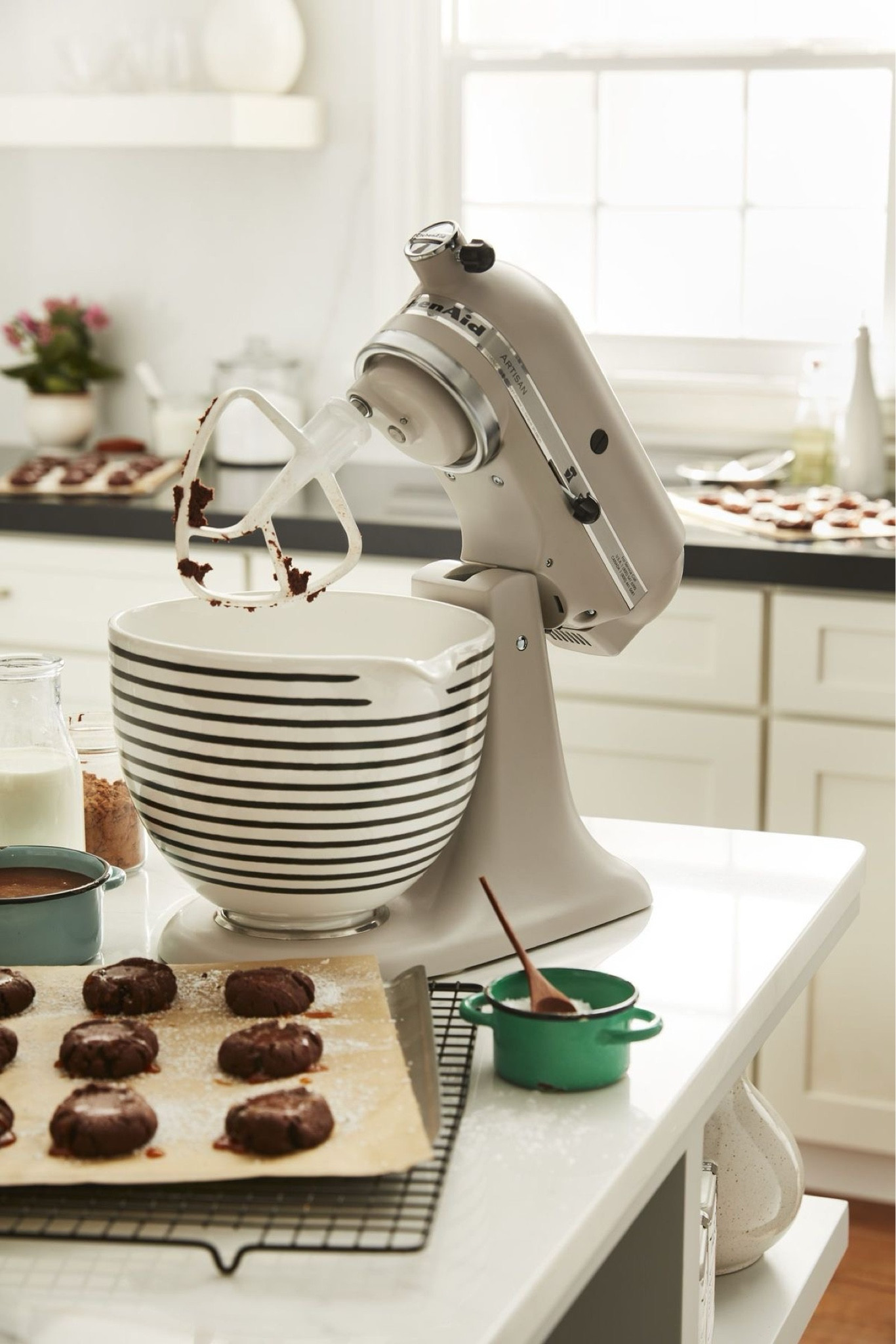 KitchenAid stand mixer on sale 

#LTKhome #LTKsalealert #LTKeurope