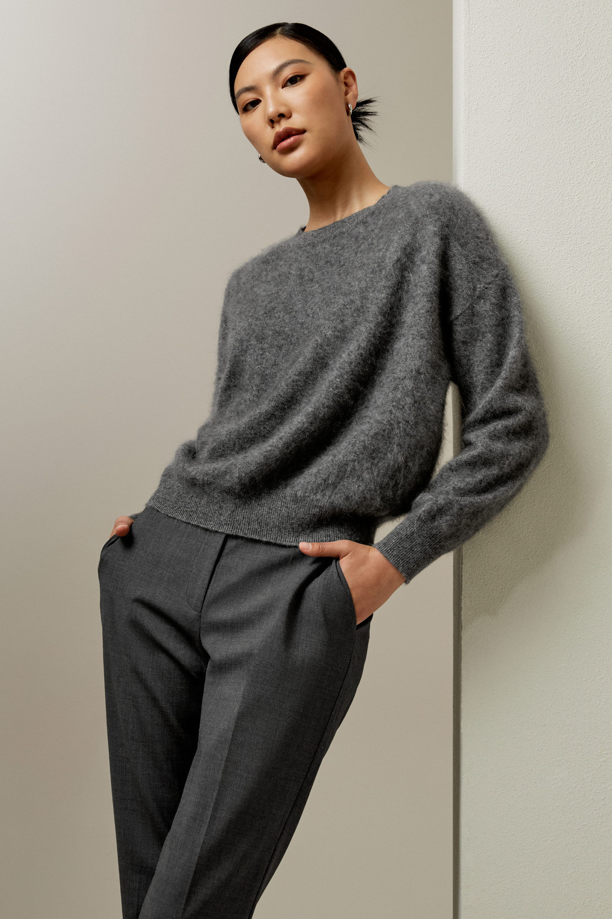 Relaxed Drop-Shoulder Cashmere Sweater | LilySilk